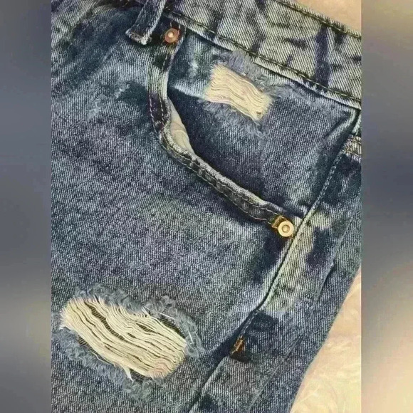 Wild Fable High Waisted Distressed Shorts - Picture 3 of 8